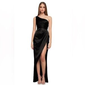 Nookie Black One-Shoulder Virtue Gown